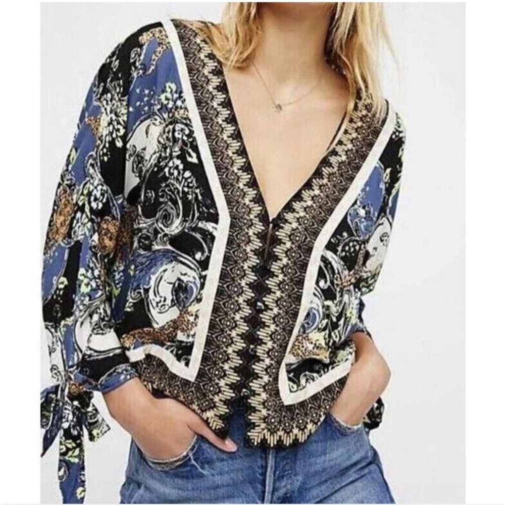 Free People Catch Me If You Can Bohemian Floral Print Blouse Size Medium